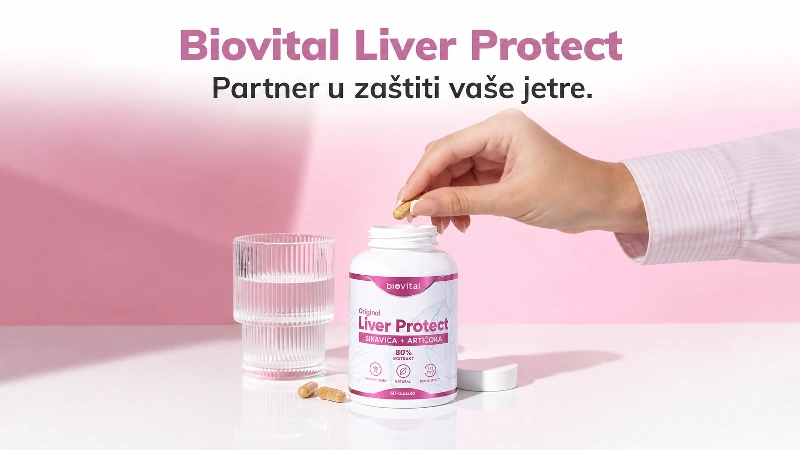 Biovital Liver Protect sa kapsulom i čašom vode, prikazan kao partner u podršci zdravlju jetre i svakodnevnoj brizi o organizmu
